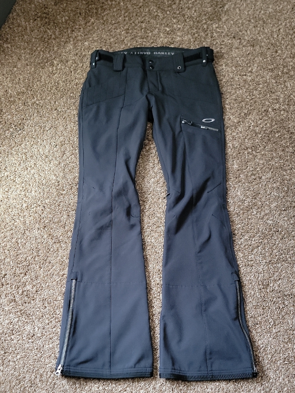 ❌️SOLD❌️Oakley S Black Flare Leg Snowboard Pants